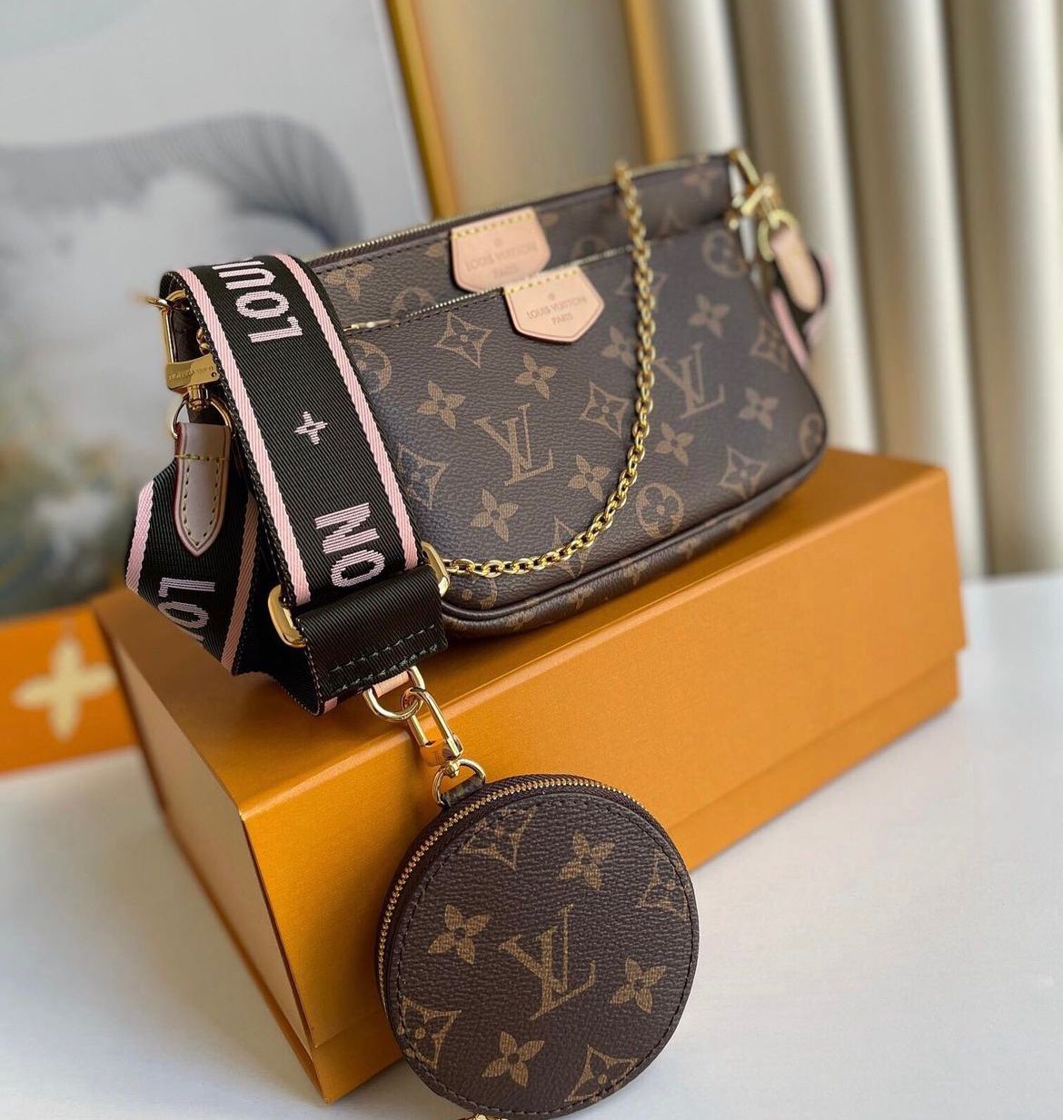 LV MULTI POCHETTE ACCESSOIRES